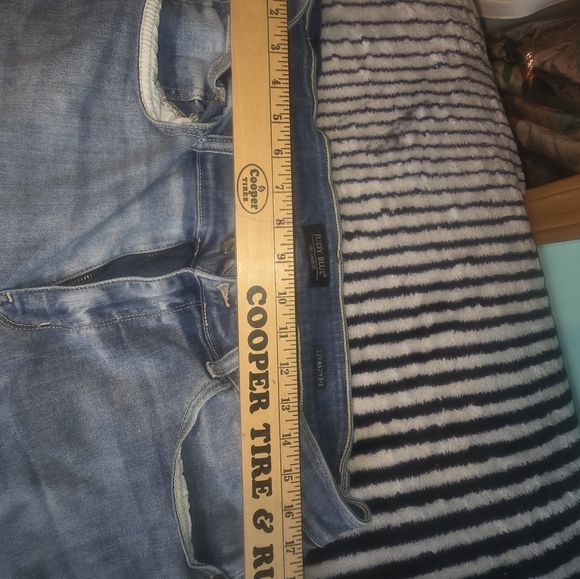 Size 20W Judy Blue Lighter Wash Jeans Relaxed Fit - Picture 4 of 9